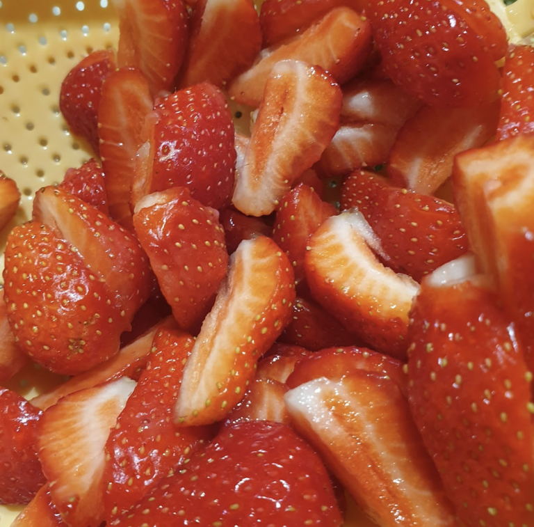 alors-comme-ca-les-fraises-du-commerce-sont-traite